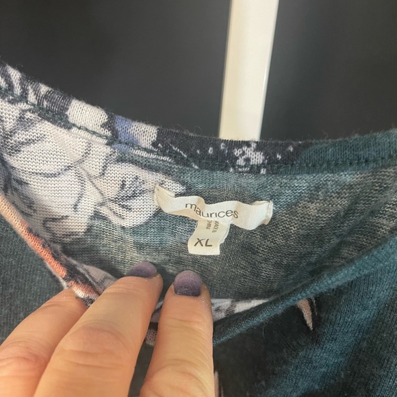 XL cute spaghetti strap blouse with faux wrap & Peplin on bottom for flattering - Picture 3 of 5